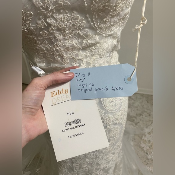 Fiji by Eddy K (Ivory) - Picture 5 of 7